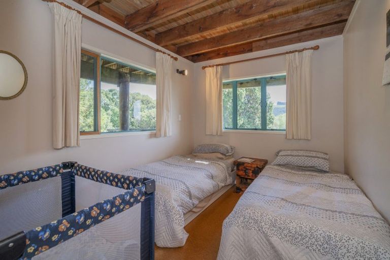 Photo of property in 35 Whiritoa Beach Road, Whiritoa, Whangamata, 3691