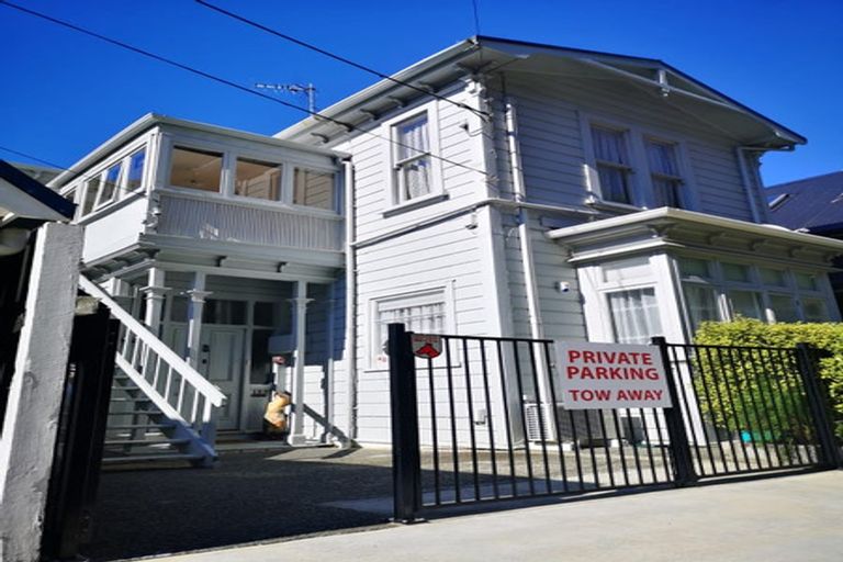 Photo of property in 133 Grant Road, Thorndon, Wellington, 6011