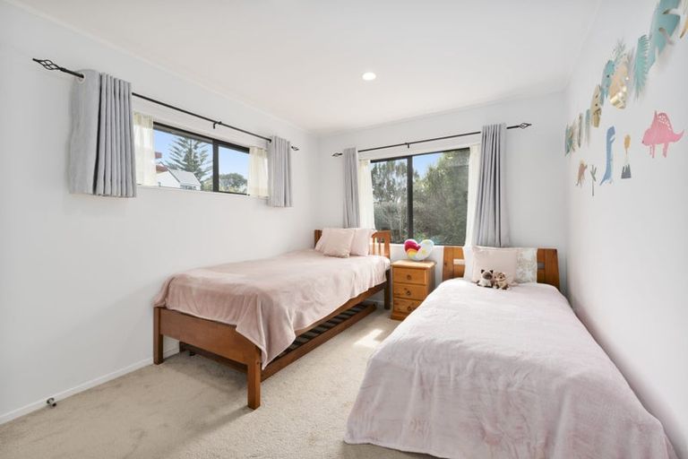 Photo of property in 14 Rhinevale Close, Henderson, Auckland, 0612