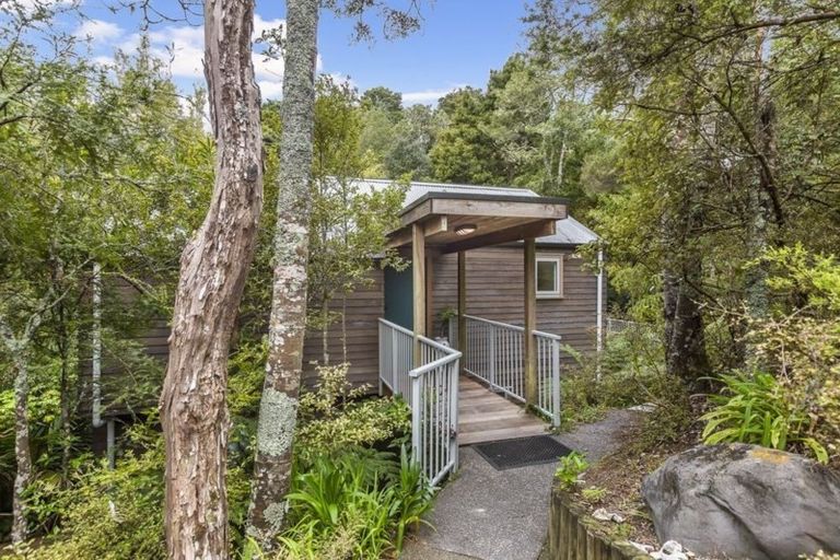 Photo of property in 77 Park Hill Road, Birkenhead, Auckland, 0626