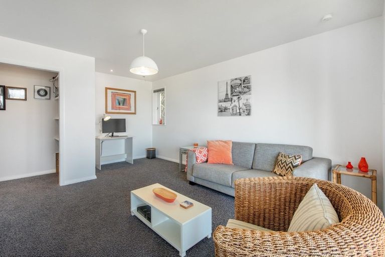 Photo of property in 33 Karepa Street, Brooklyn, Wellington, 6021