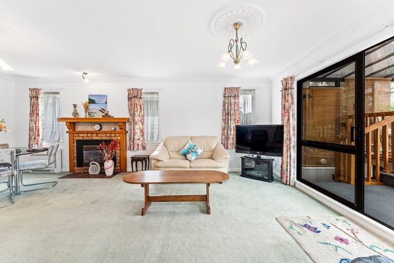 Photo of property in 8 Waiwera Road, Waiwera, Orewa, 0994