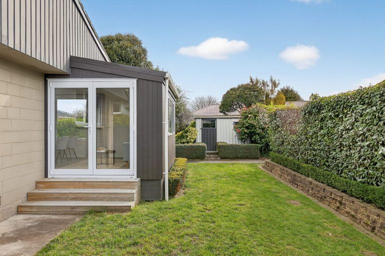 Photo of property in 40 Harrowdale Drive, Avonhead, Christchurch, 8042