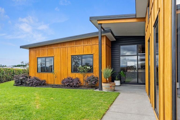 Photo of property in 2 Benmore Crescent, Pyes Pa, Tauranga, 3112