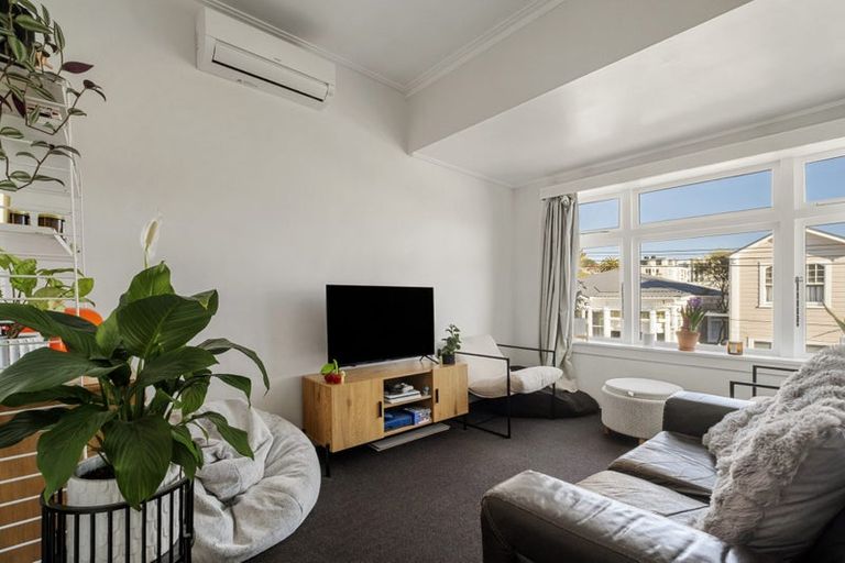Photo of property in 11 Caroline Street, Mount Victoria, Wellington, 6011