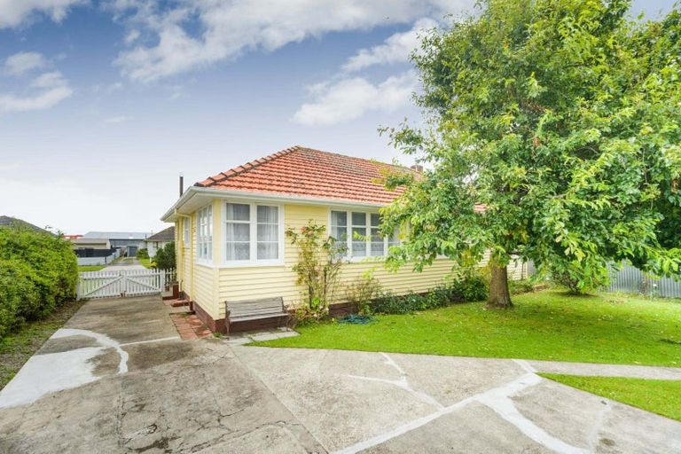 Photo of property in 9 Thames Street, Roslyn, Palmerston North, 4414