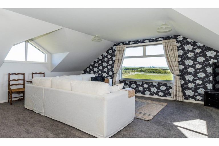 Photo of property in 260 Spur Road, Hadlow, Timaru, 7975