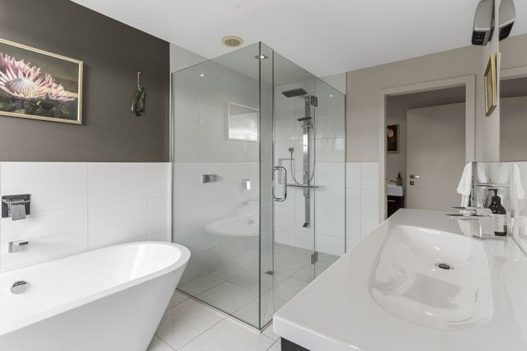 Photo of property in 5 Torr Street, Vauxhall, Dunedin, 9013