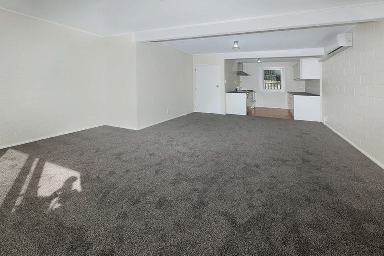 Photo of property in 1/12 Thornley Street, Titahi Bay, Porirua, 5022