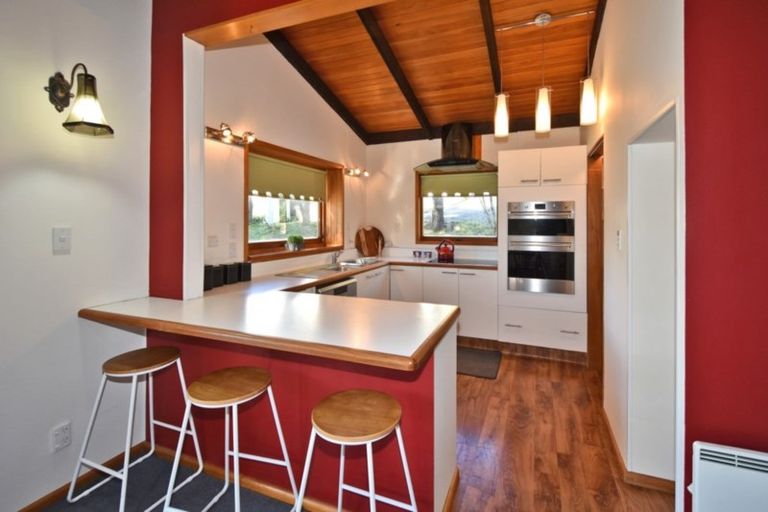 Photo of property in 18 Evans Pass Road, Sumner, Christchurch, 8081