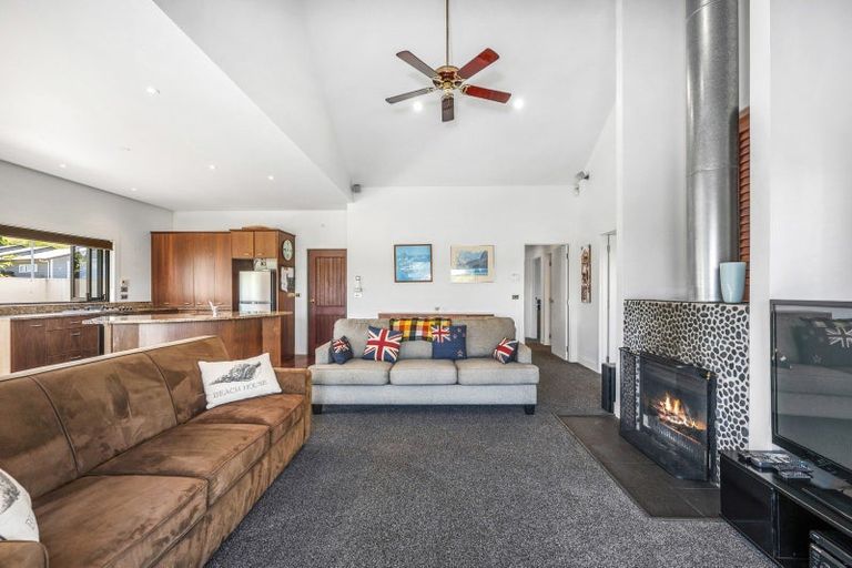 Photo of property in 1 Antonia Place, Kinloch, Taupo, 3377