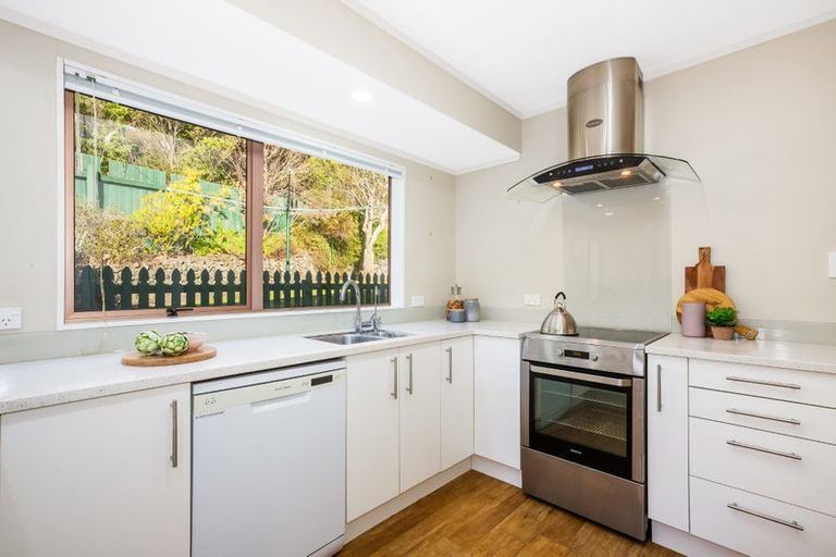 Photo of property in 17 Leeward Drive, Whitby, Porirua, 5024