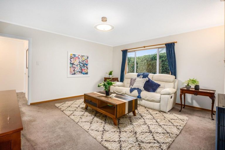 Photo of property in 2 Portage Place, Whitby, Porirua, 5024