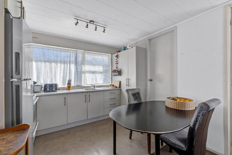 Photo of property in 144 Mahia Road, Wattle Downs, Auckland, 2103