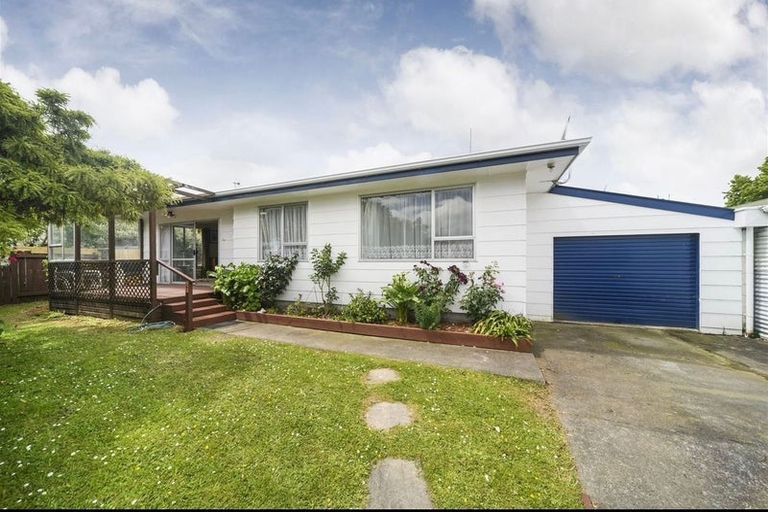 Photo of property in 5 Hillcrest Drive, Kelvin Grove, Palmerston North, 4414