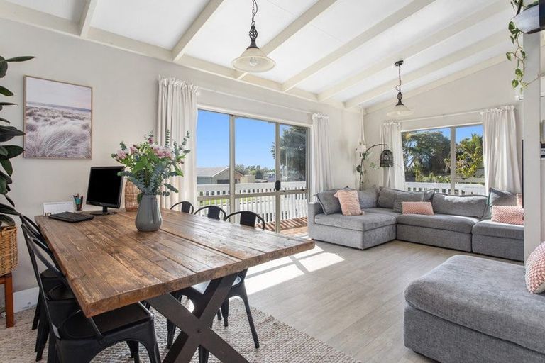 Photo of property in 1 Western Close, Matata, Whakatane, 3194