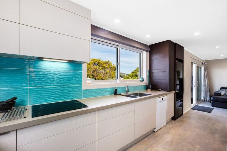 Photo of property in 64a Mana View Road, Paremata, Porirua, 5026