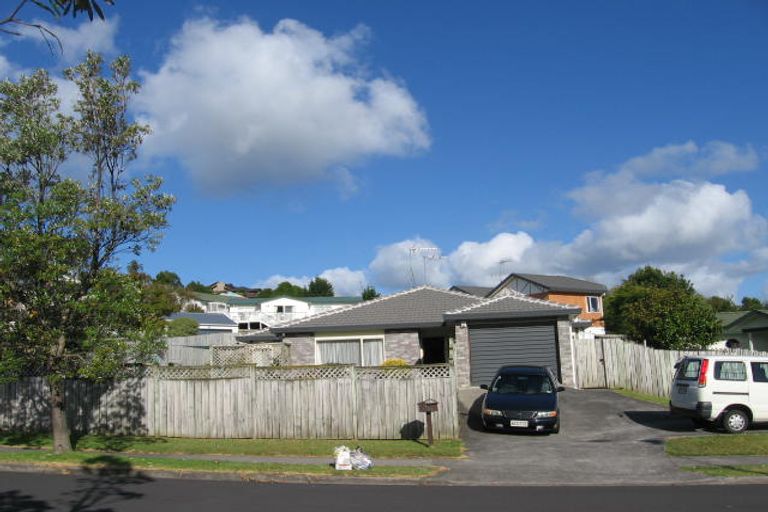 Photo of property in 68 Barbados Drive, Unsworth Heights, Auckland, 0632