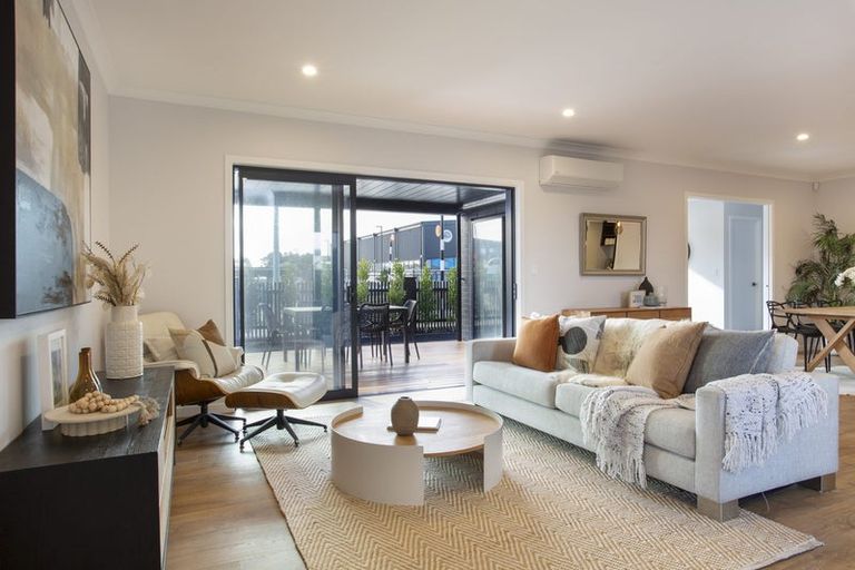 Photo of property in 2 Silver Fern Avenue, Hobsonville, 0616