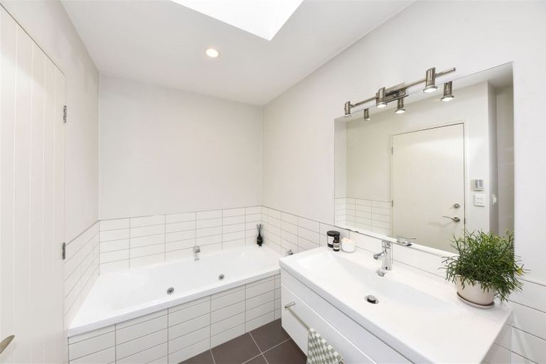 Photo of property in 53 Mersey Street, St Albans, Christchurch, 8014