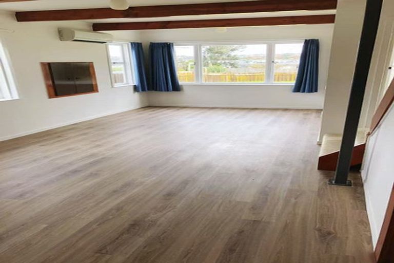 Photo of property in 3 Trinidad Road, Sunnynook, Auckland, 0620