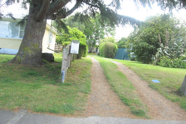 Photo of property in 17 Tairere Crescent, Rosehill, Papakura, 2113