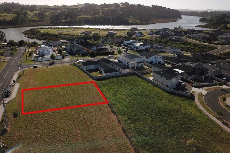 Photo of property in 72 Kaipara Portage Road, Riverhead, 0820