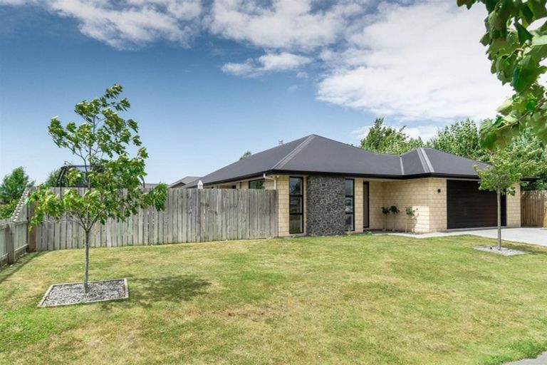 Photo of property in 76 Beaumont Drive, Rolleston, 7614