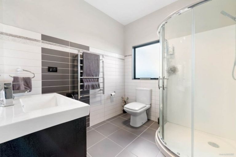 Photo of property in 8 Ellivani Rise, Pukekohe, 2120