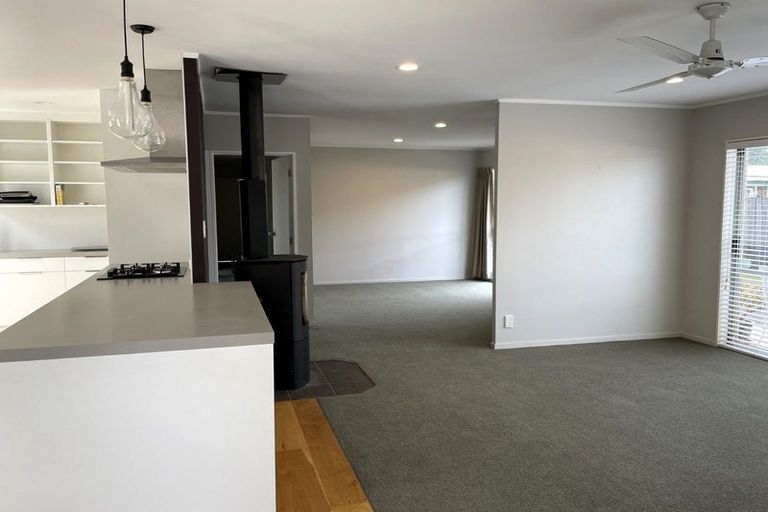 Photo of property in 106 Sturges Road, Henderson, Auckland, 0612