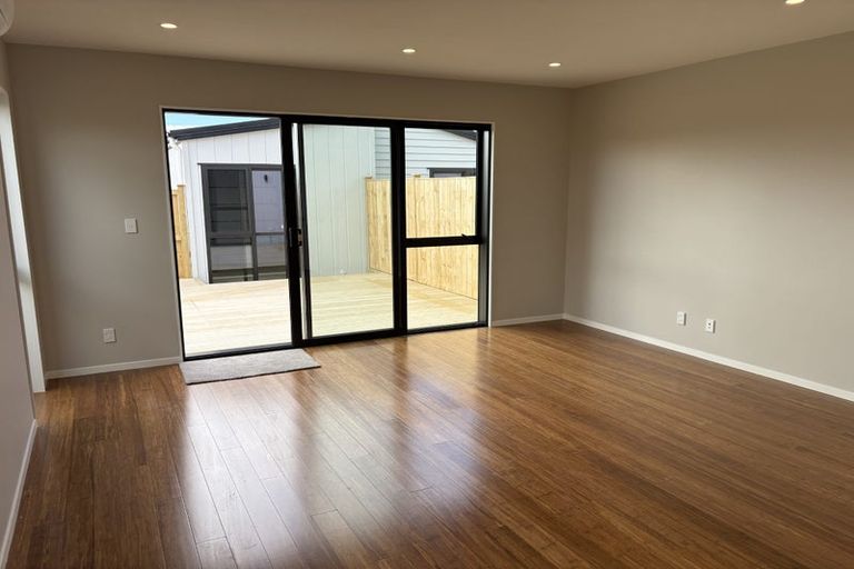 Photo of property in 9 Kapeta Lane, Karaka, 2113