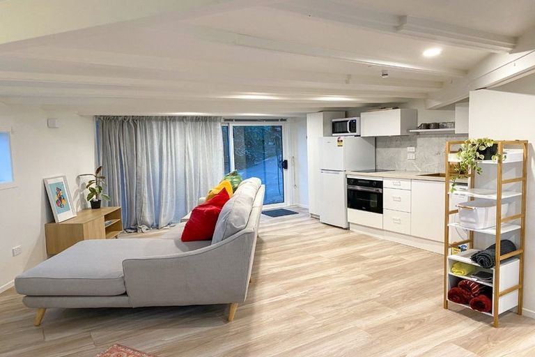 Photo of property in 43 Harbour View Road, Northland, Wellington, 6012