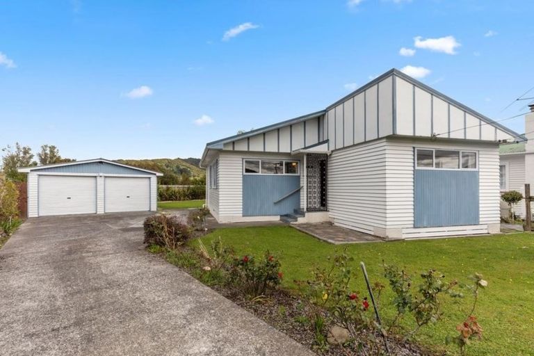 Photo of property in 18 Heath Street, Wainuiomata, Lower Hutt, 5014