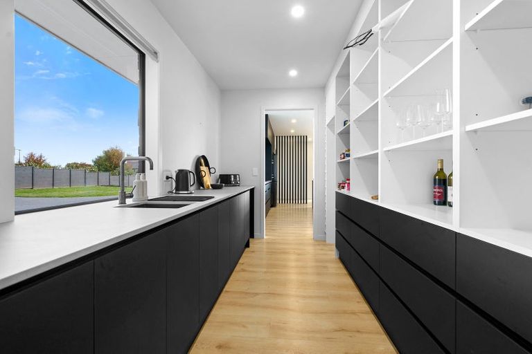 Photo of property in 83 Sunline Drive, Leamington, Cambridge, 3432