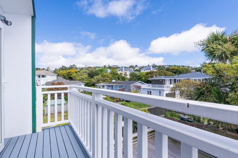 Photo of property in 63 Bassett Road, Johnsonville, Wellington, 6037