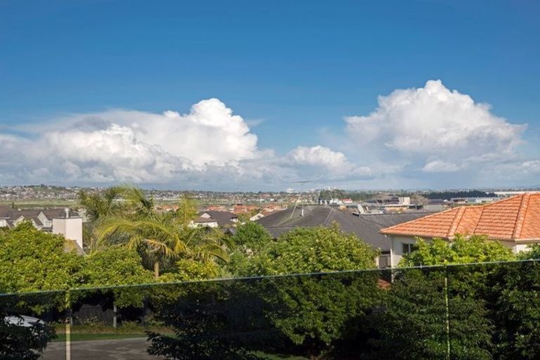 Photo of property in 60 Gracechurch Drive, Flat Bush, Auckland, 2016