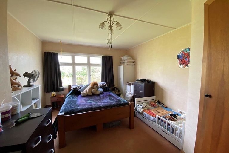 Photo of property in 328 Arapaepae Road, Levin, 5571