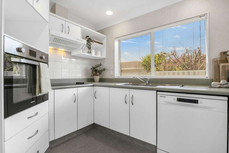 Photo of property in 7a Lilac Place, Otumoetai, Tauranga, 3110