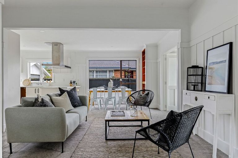 Photo of property in 1/170 Main North Road, Redwood, Christchurch, 8051