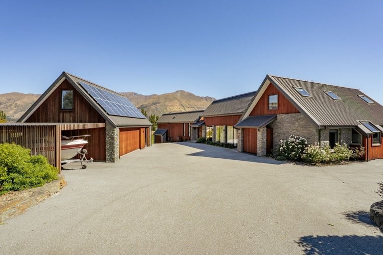 Photo of property in 314 Beacon Point Road, Wanaka, 9305