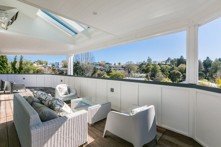 Photo of property in 7 Enfield Road, Hospital Hill, Napier, 4110