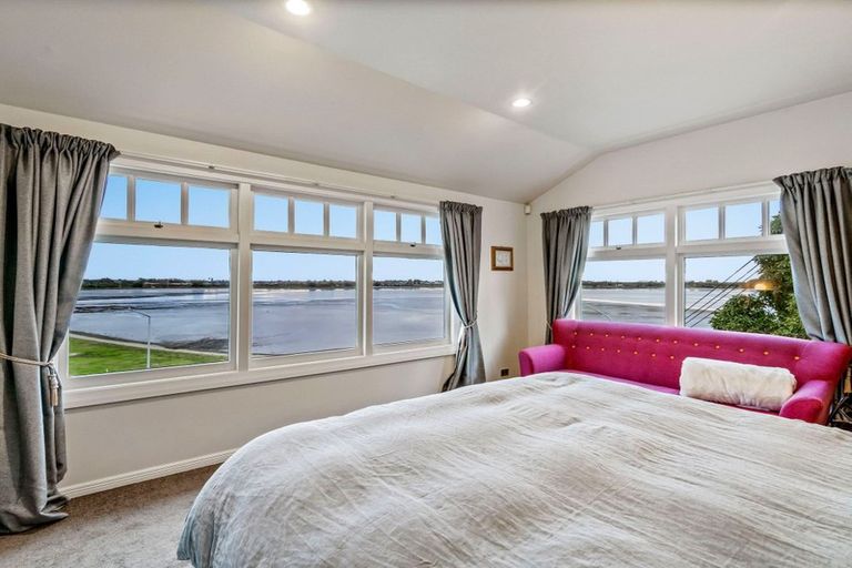 Photo of property in 28 Main Road, Mount Pleasant, Christchurch, 8081