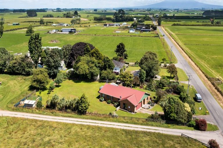 Photo of property in 320 Austin Road, Normanby, Hawera, 4673