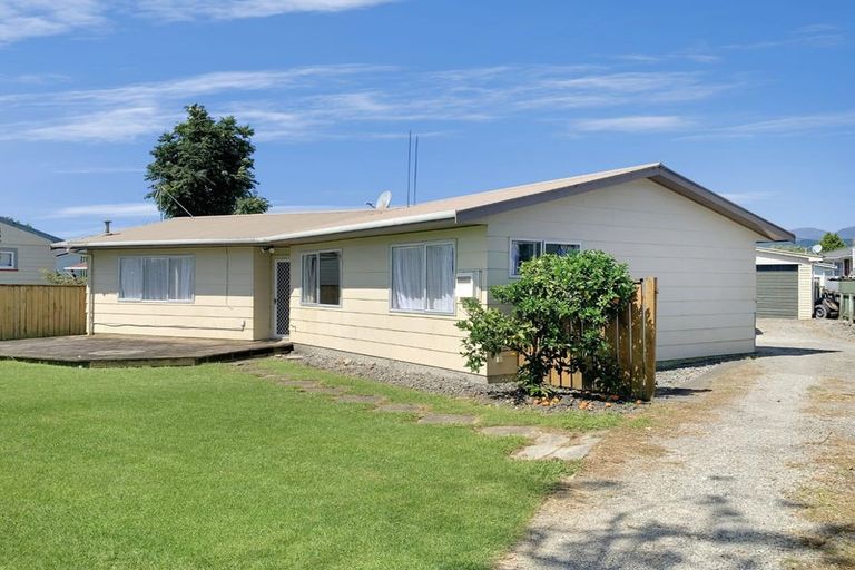 Photo of property in 4 Roslyn Road, Levin, 5510