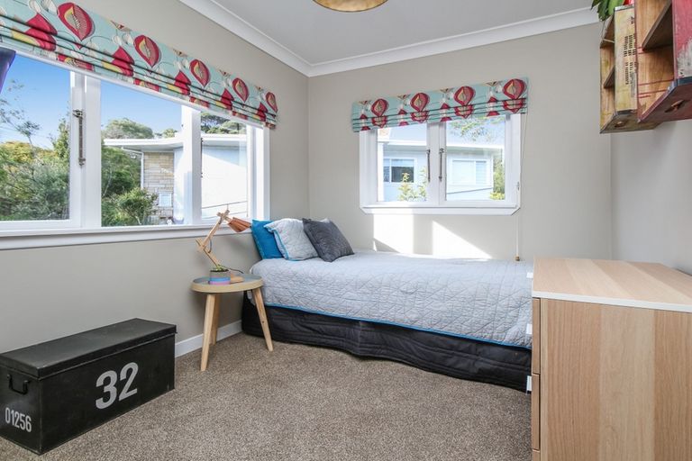 Photo of property in 26 Atkinson Road, Titirangi, Auckland, 0604