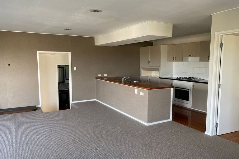 Photo of property in 3/17 Commodore Parry Road, Castor Bay, Auckland, 0620