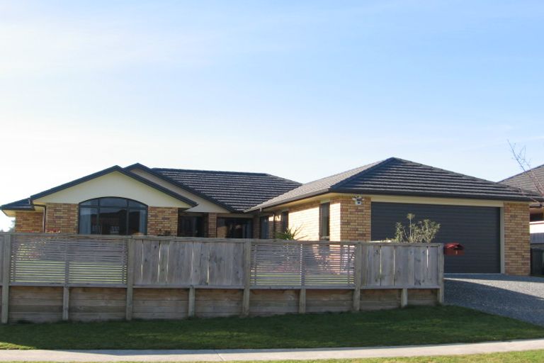 Photo of property in 1 Thistlewood Avenue, Hamilton East, Hamilton, 3216