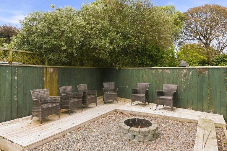 Photo of property in 5 Hurworth Grove, Waikanae, 5036