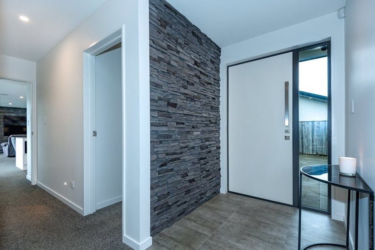 Photo of property in 14 Blue Gum Place, New Brighton, Christchurch, 8083