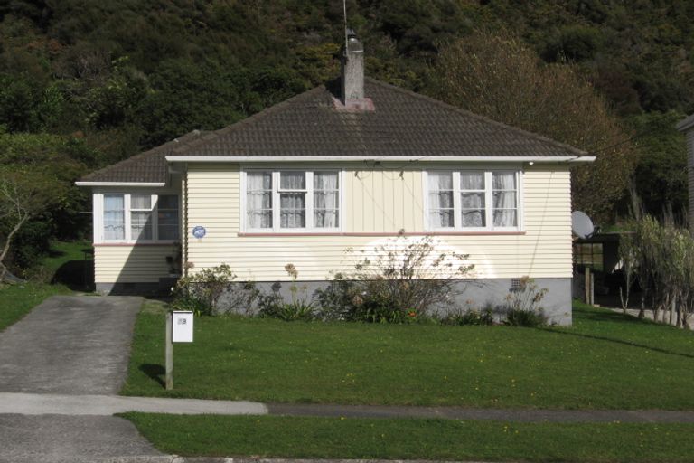 Photo of property in 18 Hay Street, Naenae, Lower Hutt, 5011